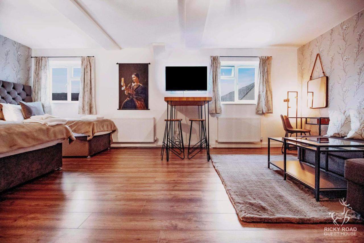 Ricky Road Guest House - Premium Уотфорд Екстериор снимка