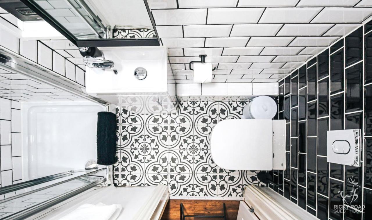 Ricky Road Guest House - Premium Уотфорд Екстериор снимка