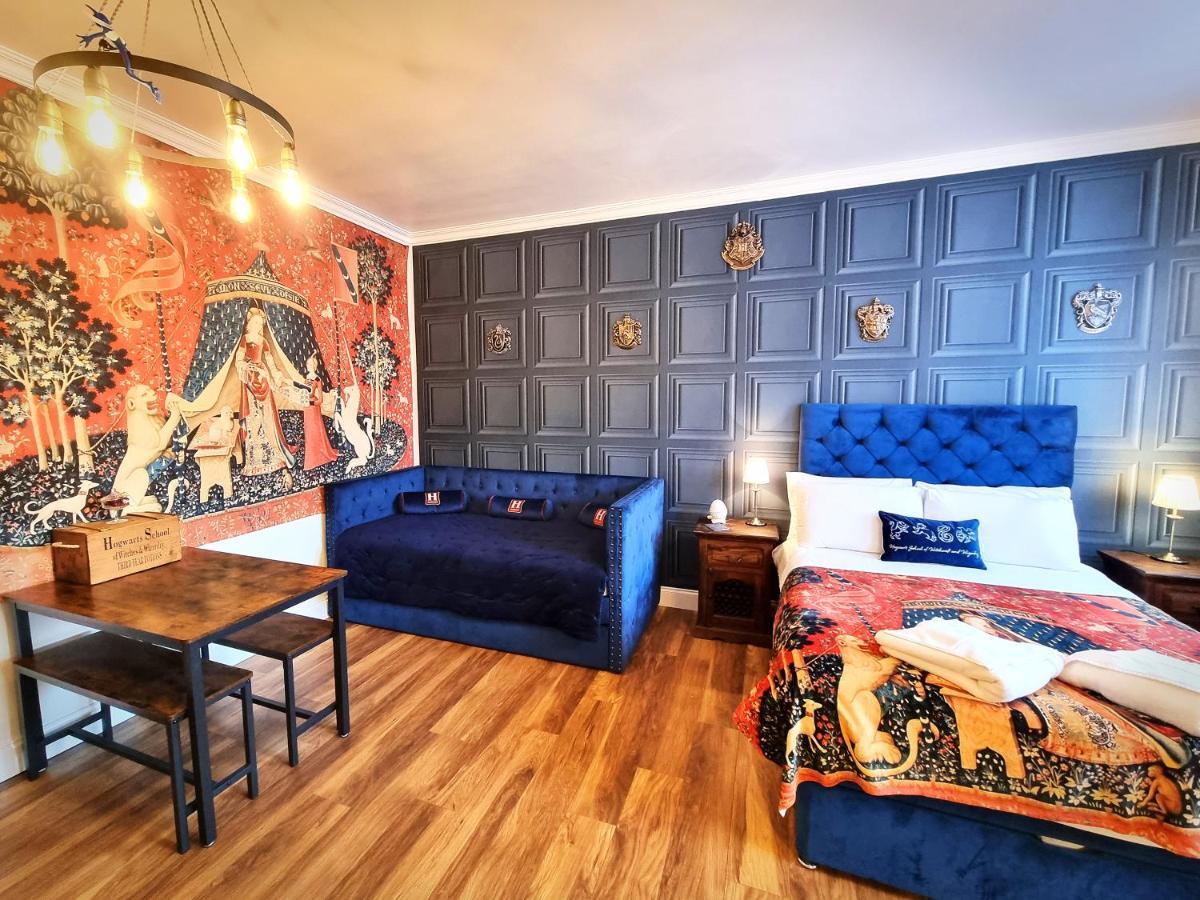 Ricky Road Guest House - Premium Уотфорд Екстериор снимка