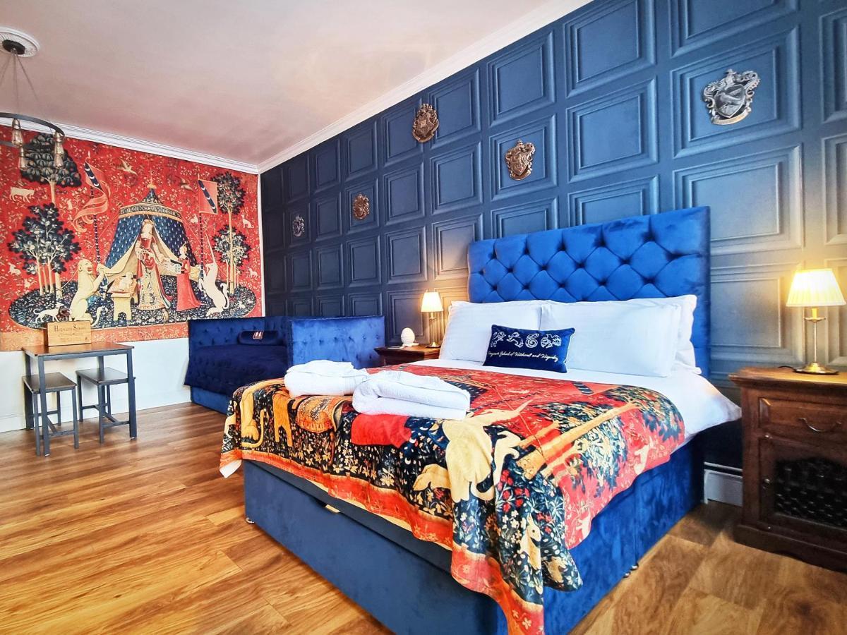 Ricky Road Guest House - "Wizard Studio Room" Available To Book Now Уотфорд Екстериор снимка