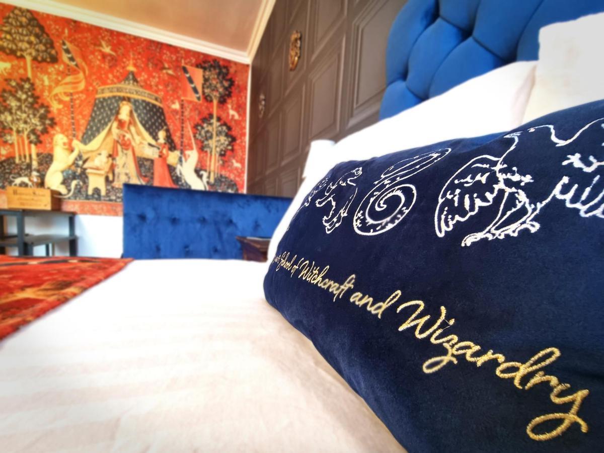 Ricky Road Guest House - "Wizard Studio Room" Available To Book Now Уотфорд Екстериор снимка