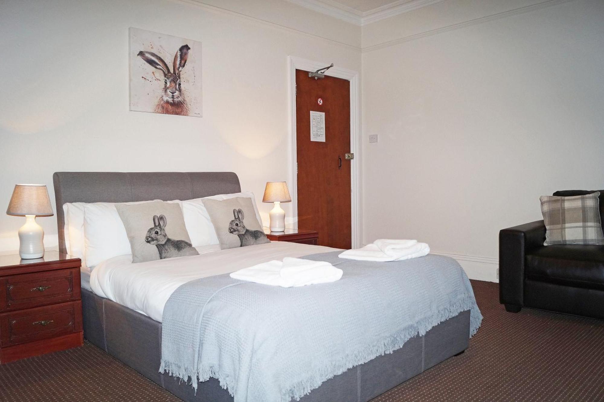 Ricky Road Guest House - Premium Уотфорд Стая снимка