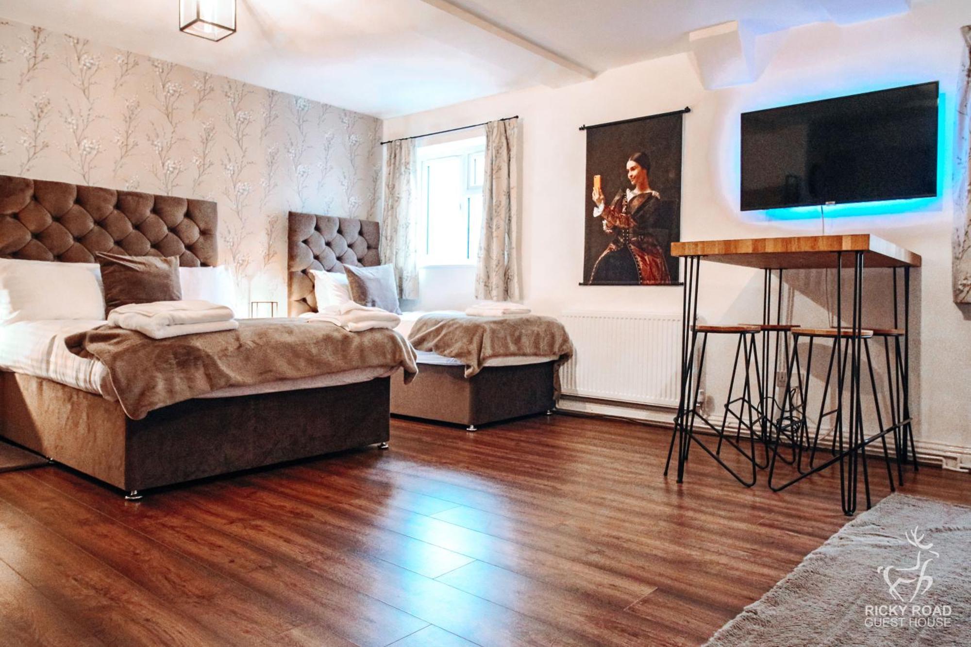 Ricky Road Guest House - Premium Уотфорд Екстериор снимка