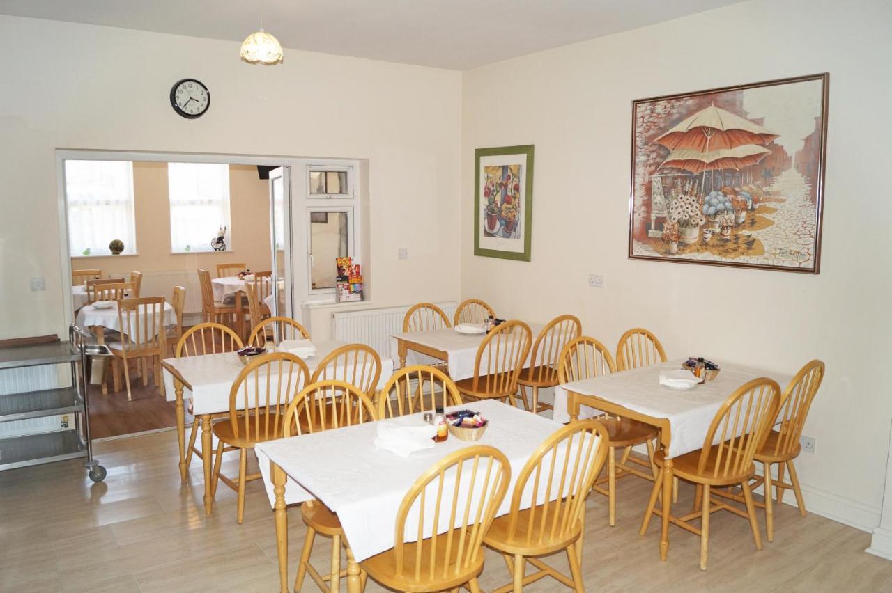 Ricky Road Guest House - Premium Уотфорд Екстериор снимка